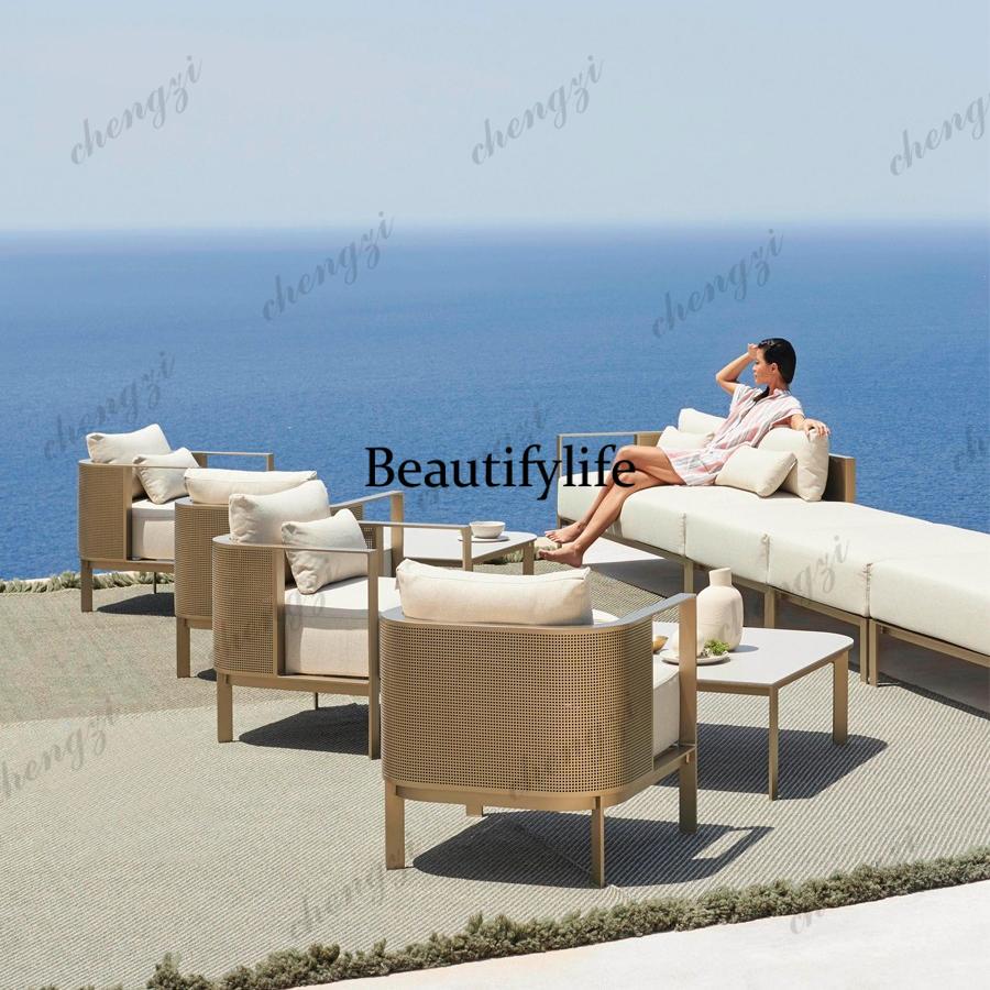 Kids Outdoor Furniture Set - طقم أثاث فناء وحديقة خارجي من
